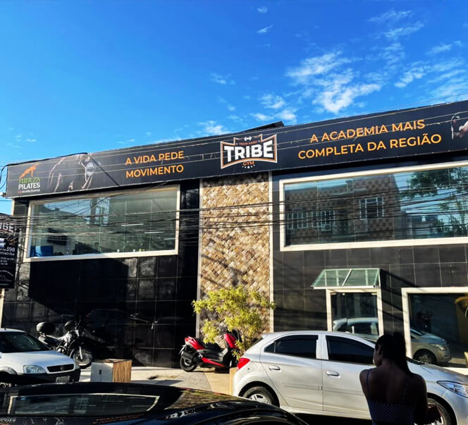 Fachada de Academia Tribe